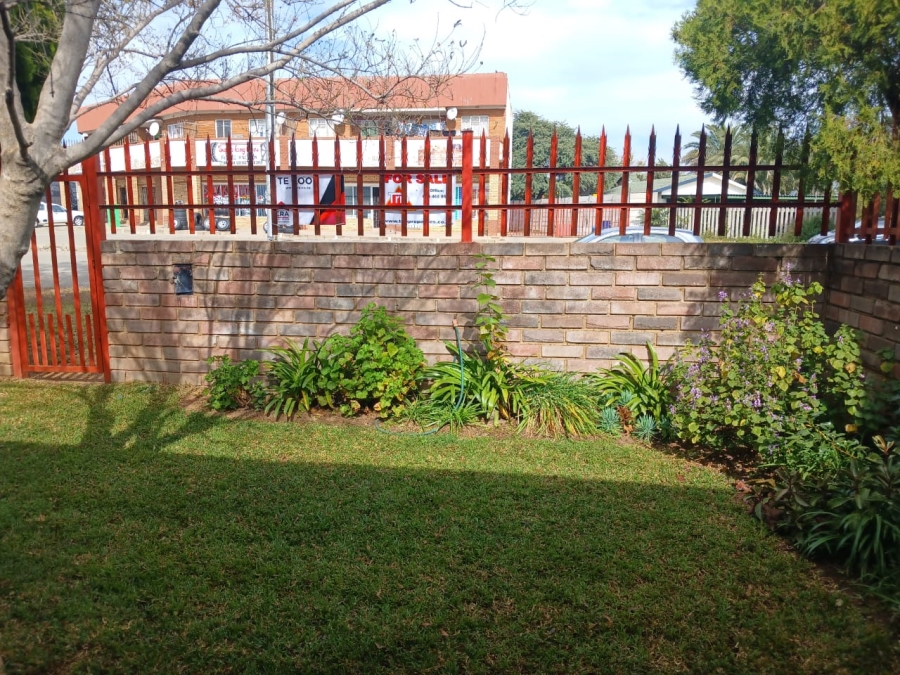 2 Bedroom Property for Sale in Songloed North West